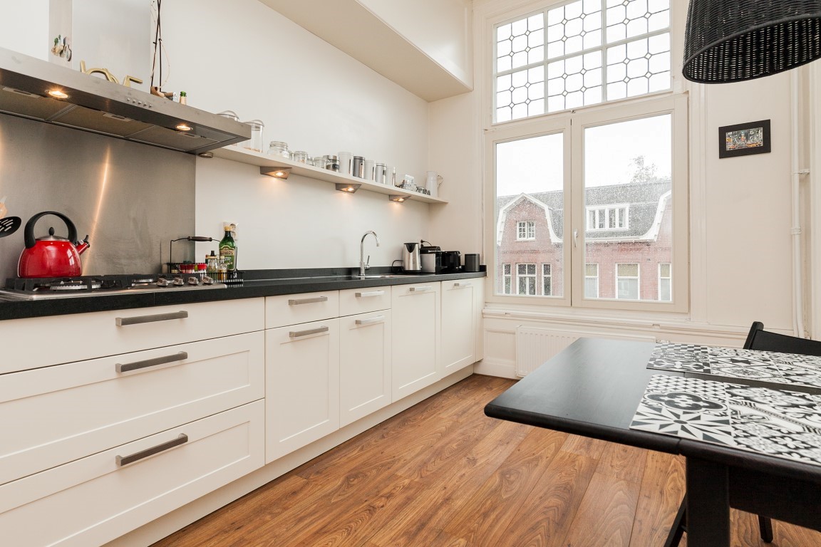 De Lairessestraat 44-II 1071 PB,Amsterdam,Noord-Holland Nederland,2 Bedrooms Bedrooms,1 BathroomBathrooms,Apartment,De Lairessestraat,2,1121