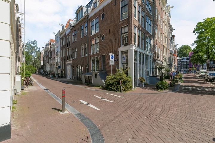 Lange Leidsedwarsstraat 214-III,Amsterdam,Noord-Holland Nederland,2 Bedrooms Bedrooms,1 BathroomBathrooms,Apartment,Lange Leidsedwarsstraat,3,1185