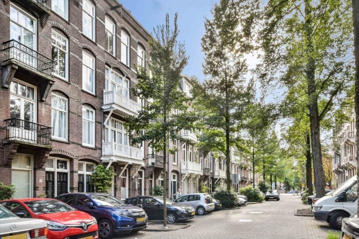 Johannes Verhulststraat 11 III, Amsterdam, Noord-Holland Nederland, 4 Slaapkamers Slaapkamers, ,2 BadkamersBadkamers,Appartement,Huur,Johannes Verhulststraat,3,1201