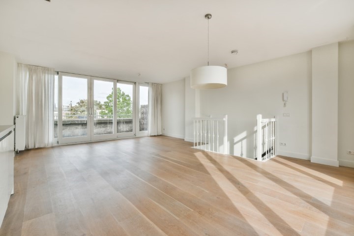 Johannes Verhulststraat 11 III, Amsterdam, Noord-Holland Nederland, 4 Slaapkamers Slaapkamers, ,2 BadkamersBadkamers,Appartement,Huur,Johannes Verhulststraat,3,1201