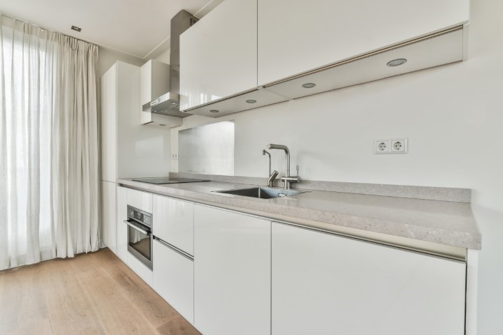 Johannes Verhulststraat 11 III, Amsterdam, Noord-Holland Nederland, 4 Slaapkamers Slaapkamers, ,2 BadkamersBadkamers,Appartement,Huur,Johannes Verhulststraat,3,1201