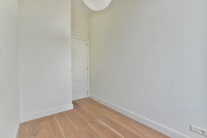 Johannes Verhulststraat 11 III, Amsterdam, Noord-Holland Nederland, 4 Slaapkamers Slaapkamers, ,2 BadkamersBadkamers,Appartement,Huur,Johannes Verhulststraat,3,1201