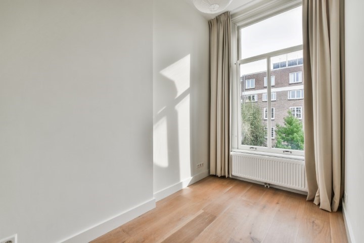 Johannes Verhulststraat 11 III, Amsterdam, Noord-Holland Nederland, 4 Slaapkamers Slaapkamers, ,2 BadkamersBadkamers,Appartement,Huur,Johannes Verhulststraat,3,1201