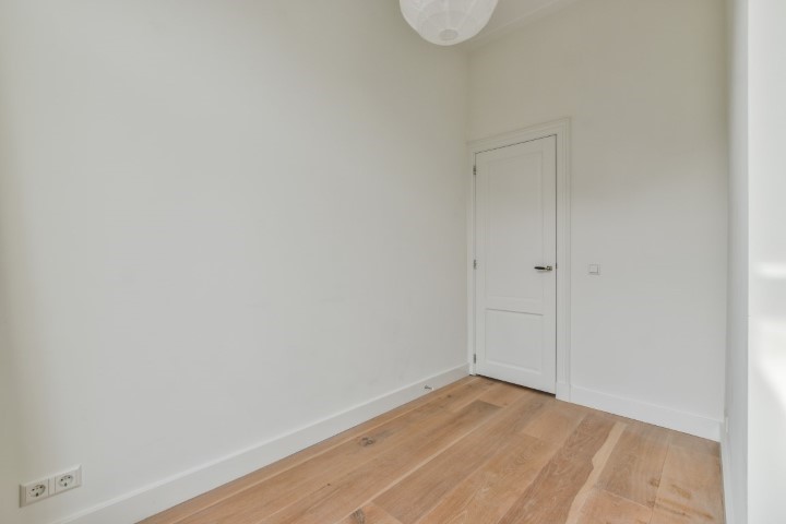 Johannes Verhulststraat 11 III, Amsterdam, Noord-Holland Nederland, 4 Slaapkamers Slaapkamers, ,2 BadkamersBadkamers,Appartement,Huur,Johannes Verhulststraat,3,1201