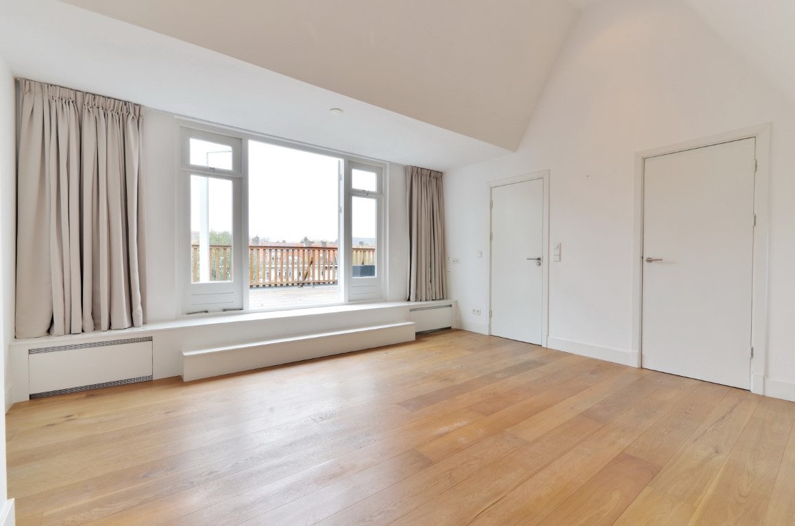 Gerrit van der Veenstraat 124-II Amsterdam,Noord-Holland Nederland,3 Bedrooms Bedrooms,2 BathroomsBathrooms,Apartment,Gerrit van der Veenstraat,2,1026