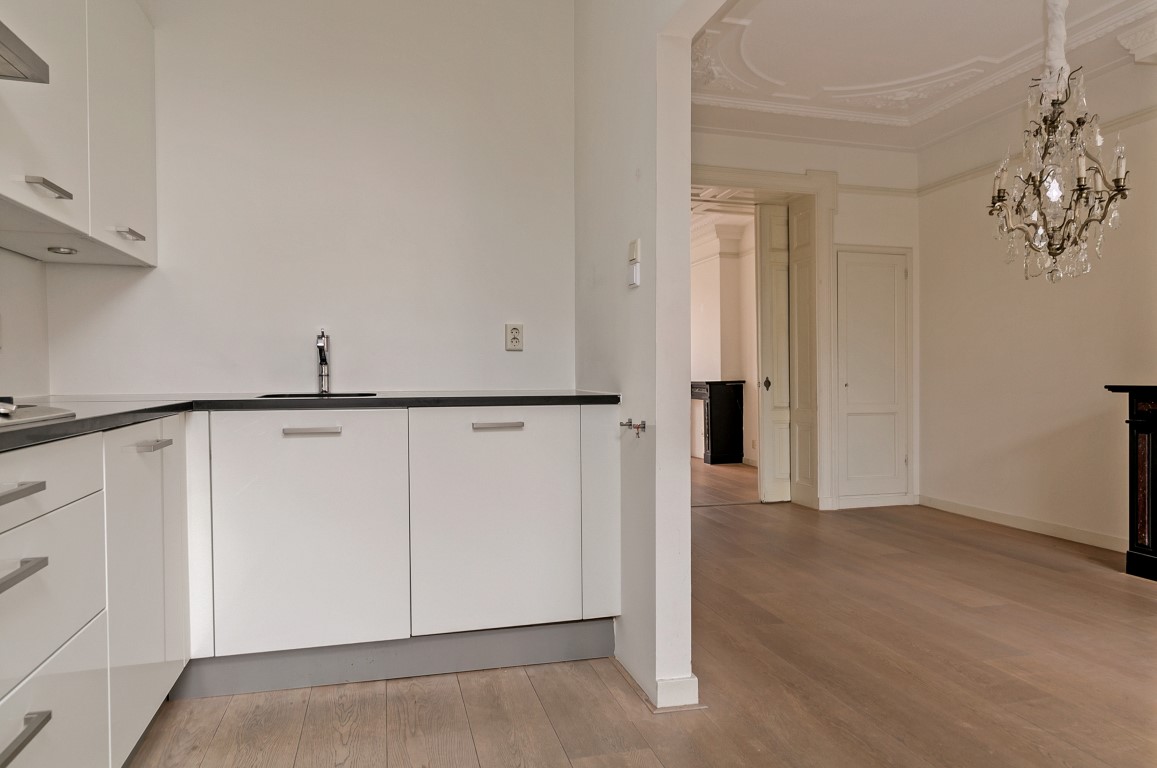 Cornelis Schuytstraat 10-II, Amsterdam, Noord-Holland Nederland, 2 Bedrooms Bedrooms, ,1 BathroomBathrooms,Apartment,For Rent,Cornelis Schuytstraat,2,1244