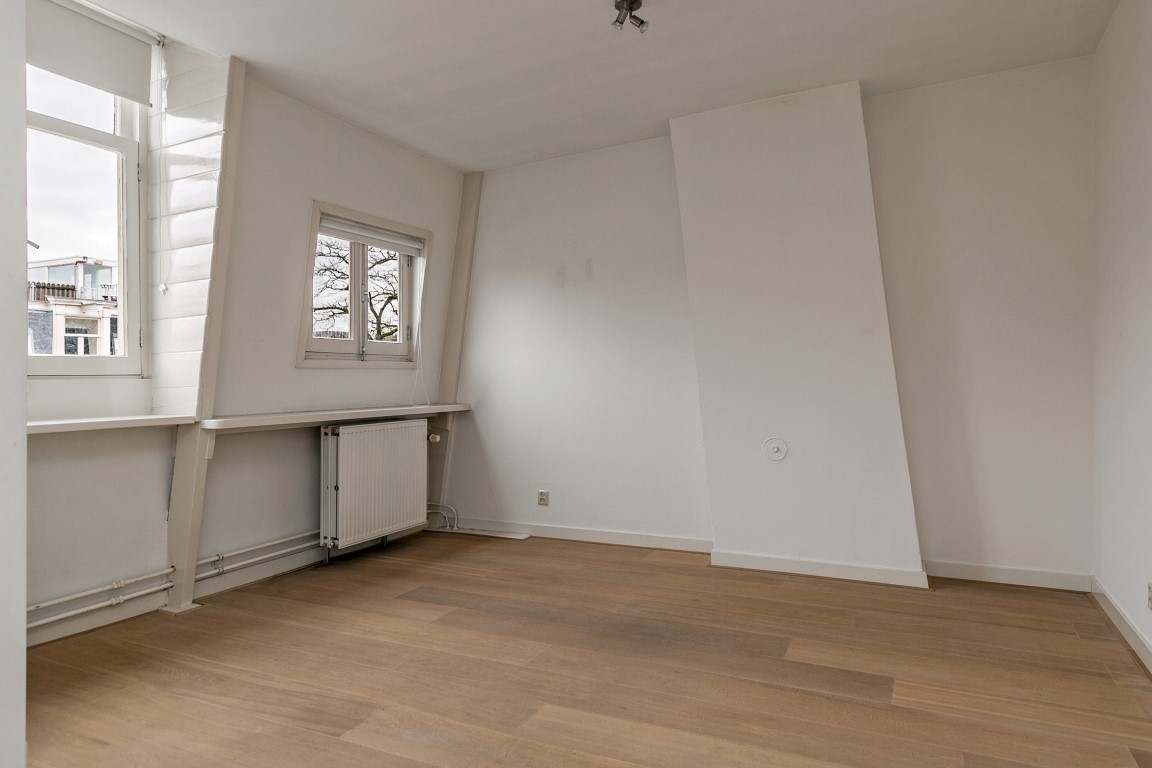 Cornelis Schuytstraat 10-II, Amsterdam, Noord-Holland Nederland, 2 Bedrooms Bedrooms, ,1 BathroomBathrooms,Apartment,For Rent,Cornelis Schuytstraat,2,1244