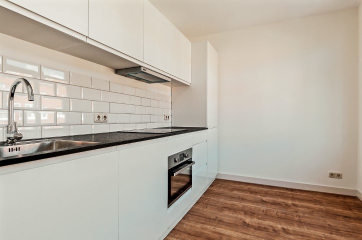 Admiraal de Ruijterweg 465 III, Amsterdam, Noord-Holland Nederland, 4 Bedrooms Bedrooms, ,2 BathroomsBathrooms,Apartment,For Rent,Admiraal de Ruijterweg,3,1274