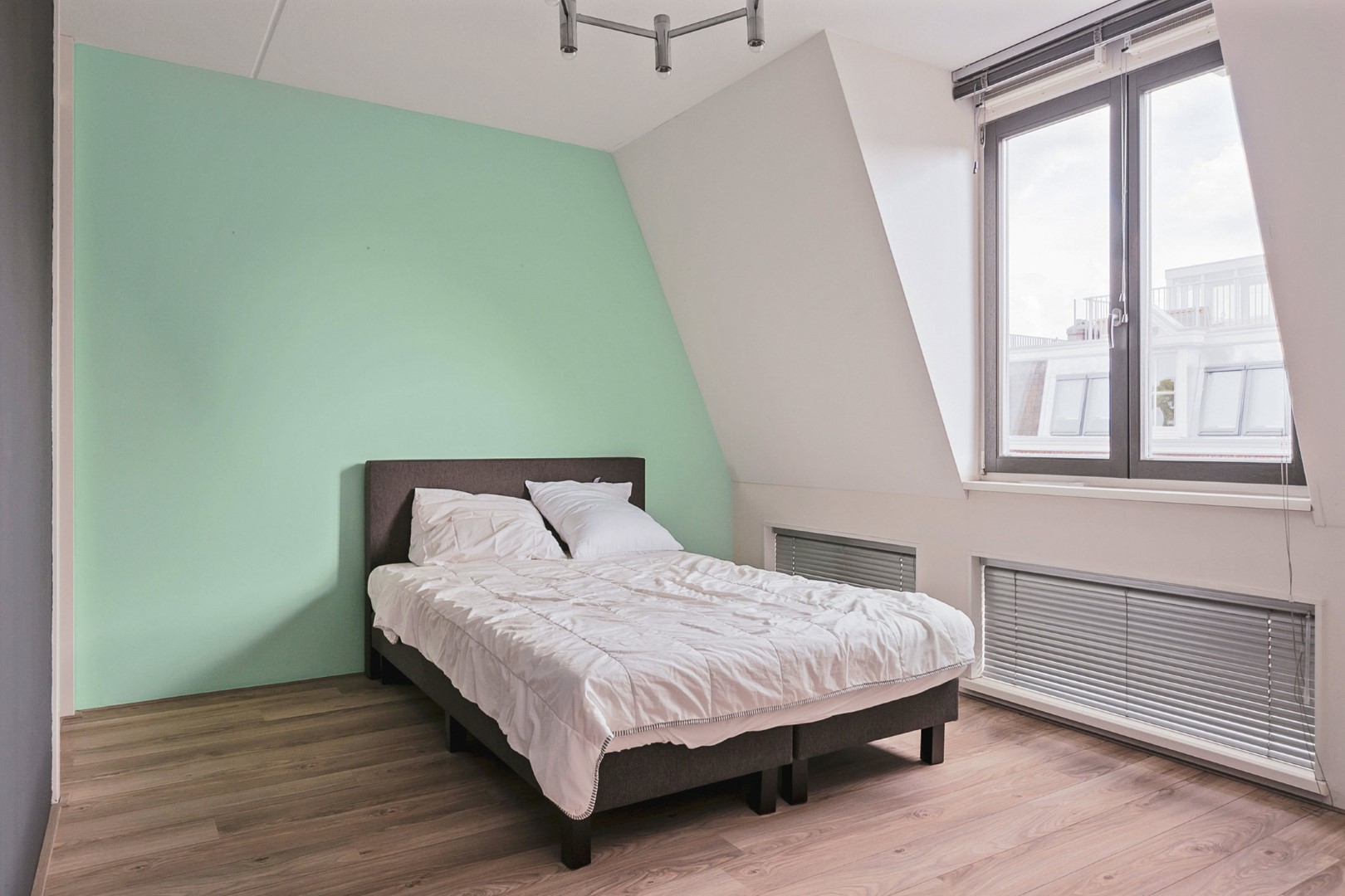 Eerste Jan van der Heijdenstraat 131 G, Amsterdam, Noord-Holland Nederland, 2 Bedrooms Bedrooms, ,1 BathroomBathrooms,Apartment,For Rent,Eerste Jan van der Heijdenstraat,4,1306