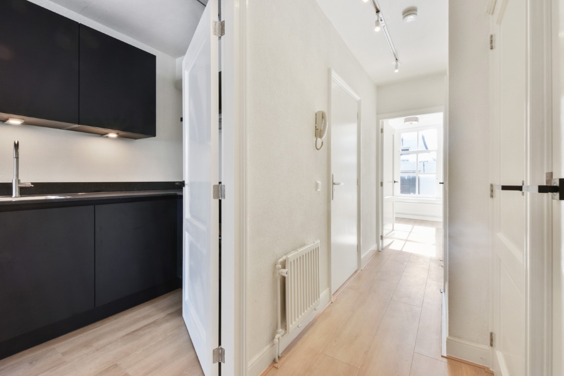 Warmoesstraat 36-II, Amsterdam, Noord-Holland Nederland, 1 Bedroom Bedrooms, ,1 BathroomBathrooms,Apartment,For Rent,Warmoesstraat ,2,1310