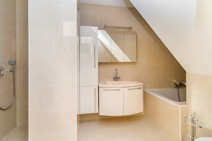 Deurloostraat 41-huis 1078 HS, Amsterdam, Noord-Holland Netherlands, 2 Bedrooms Bedrooms, ,1 BathroomBathrooms,Apartment,For Rent,Deurloostraat,1325