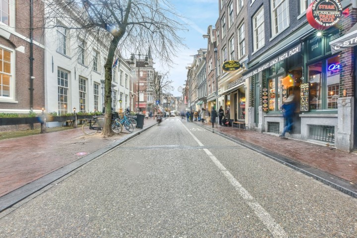 Haarlemmerstraat 58-II, Amsterdam, Noord-Holland Nederland, 2 Slaapkamers Slaapkamers, ,1 BadkamerBadkamers,Appartement,Huur,Haarlemmerstraat,2,1370