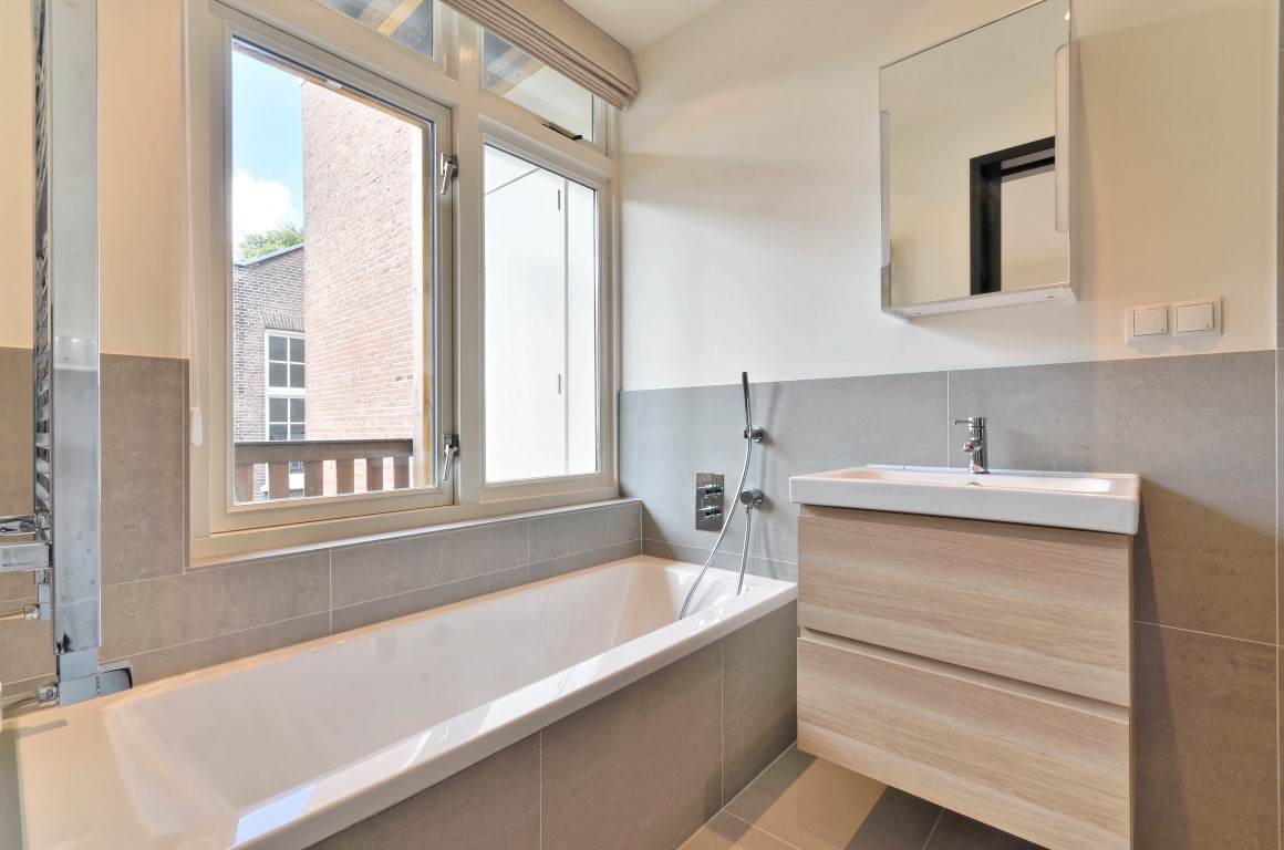 Prinsengracht 246-II Amsterdam,Noord-Holland Nederland,1 Slaapkamer Slaapkamers,1 BadkamerBadkamers,Appartement,Prinsengracht,2,1041