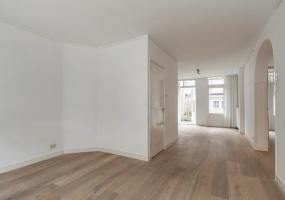 Haarlemmermeerstraat 152 hs Amsterdam,Noord-Holland Nederland,4 Slaapkamers Slaapkamers,2 BadkamersBadkamers,Appartement,Haarlemmermeerstraat,1042