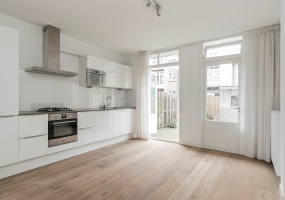 Haarlemmermeerstraat 152 hs Amsterdam,Noord-Holland Nederland,4 Slaapkamers Slaapkamers,2 BadkamersBadkamers,Appartement,Haarlemmermeerstraat,1042