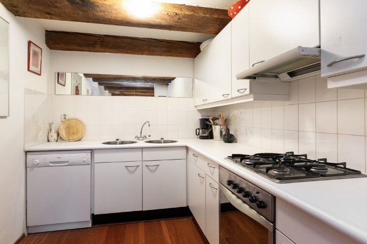 Nieuwe Uilenburgerstraat 9-A 1011 LM, Amsterdam, Nederland Noord-Holland Netherlands, 1 Bedroom Bedrooms, ,1 BathroomBathrooms,Apartment,For Rent,Nieuwe Uilenburgerstraat,2,1382