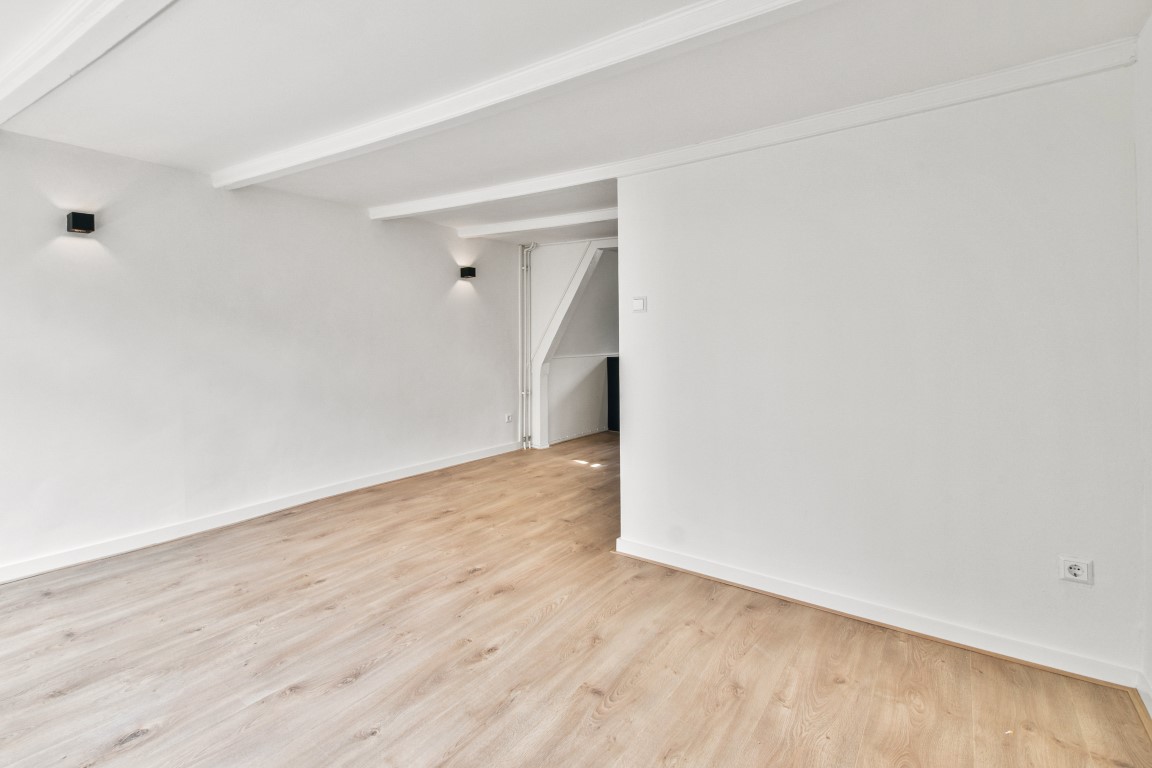 Nieuwezijds Kolk 12 III 1012 PV, Amsterdam, Noord-Holland Netherlands, 1 Bedroom Bedrooms, ,1 BathroomBathrooms,Apartment,For Rent,Nieuwezijds Kolk,3,1441