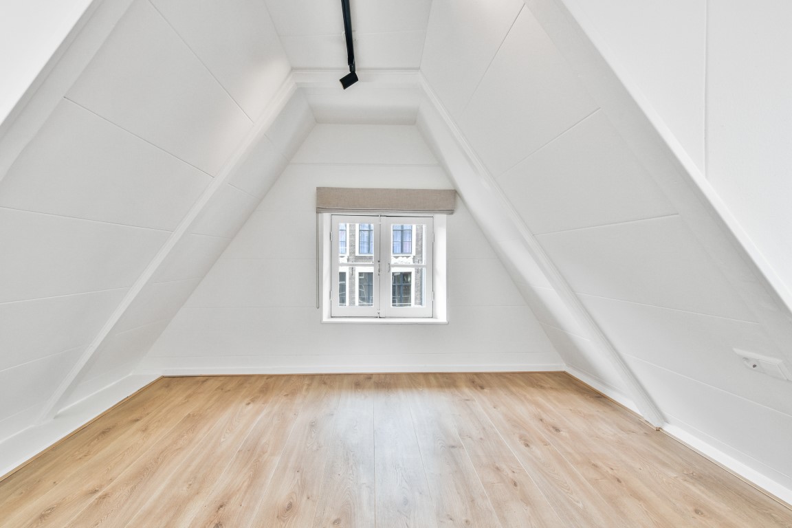 Nieuwezijds Kolk 12 III 1012 PV, Amsterdam, Noord-Holland Netherlands, 1 Bedroom Bedrooms, ,1 BathroomBathrooms,Apartment,For Rent,Nieuwezijds Kolk,3,1441