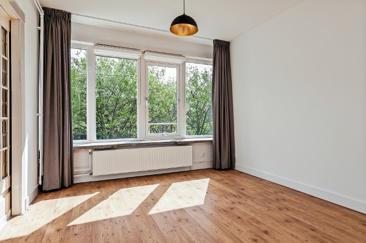 Amstelveenseweg 332 III 1076 CT, Amsterdam, Noord-Holland Nederland, 2 Slaapkamers Slaapkamers, ,1 BadkamerBadkamers,Appartement,Huur,Amstelveenseweg 332 III,1499