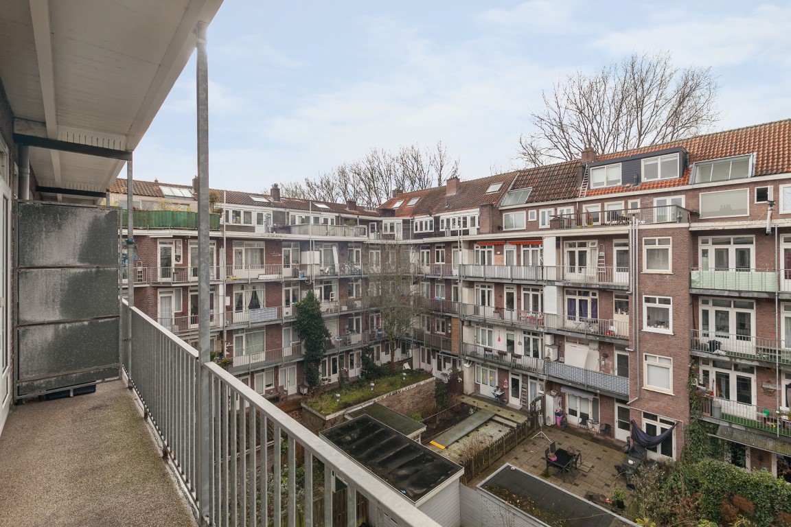 Van Walbeeckstraat 77-III,Amsterdam,Noord-Holland Nederland,3 Bedrooms Bedrooms,2 BathroomsBathrooms,Apartment,Van Walbeeckstraat,3,1055