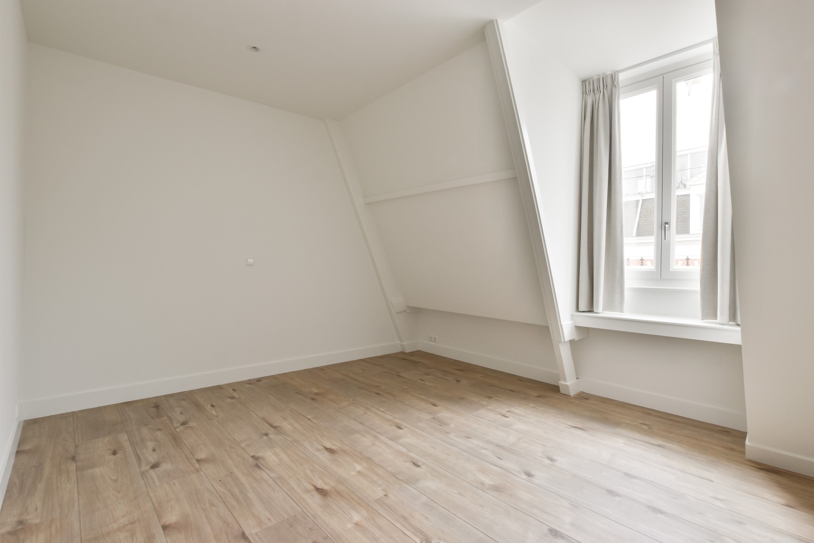 Eerste Helmersstraat 205 E 1054 DV, Amsterdam, Noord-Holland Nederland, 3 Slaapkamers Slaapkamers, ,1 BadkamerBadkamers,Appartement,Huur,Eerste Helmersstraat 205 E,1536