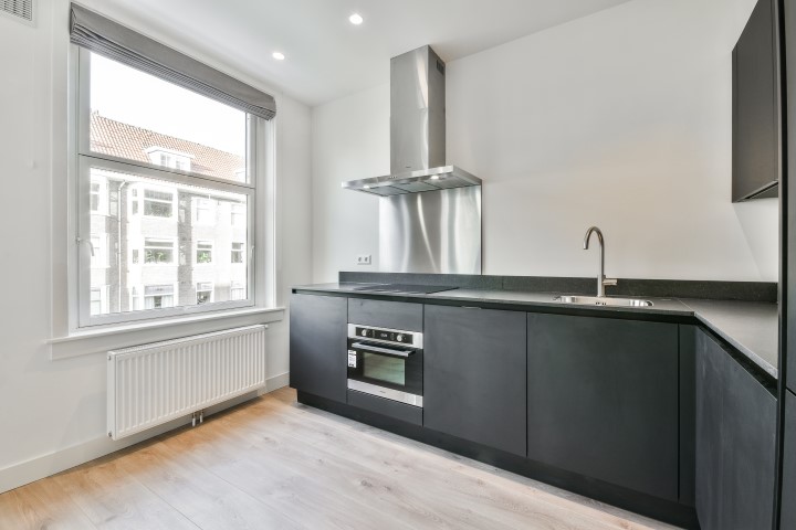 van Walbeeckstraat 46-II 1058 CT, Amsterdam, Noord-Holland Netherlands, 2 Bedrooms Bedrooms, ,1 BathroomBathrooms,Apartment,For Rent,van Walbeeckstraat 46-II,1584