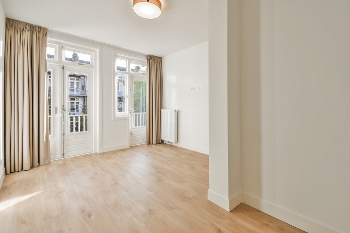 van Walbeeckstraat 46-II 1058 CT, Amsterdam, Noord-Holland Netherlands, 2 Bedrooms Bedrooms, ,1 BathroomBathrooms,Apartment,For Rent,van Walbeeckstraat 46-II,1584