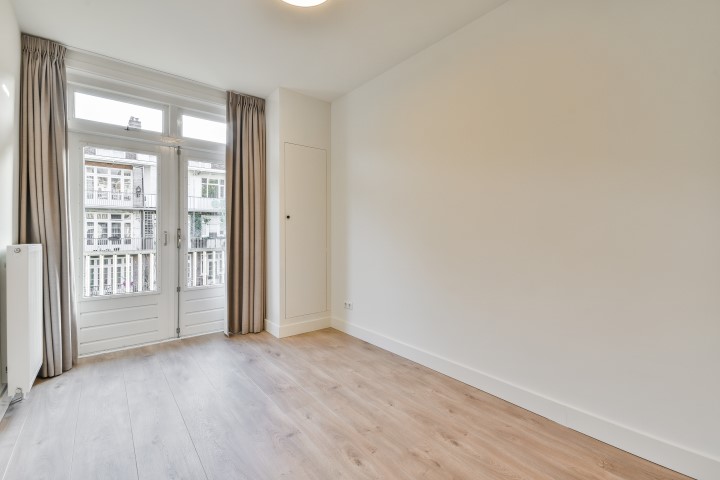 van Walbeeckstraat 46-II 1058 CT, Amsterdam, Noord-Holland Netherlands, 2 Bedrooms Bedrooms, ,1 BathroomBathrooms,Apartment,For Rent,van Walbeeckstraat 46-II,1584