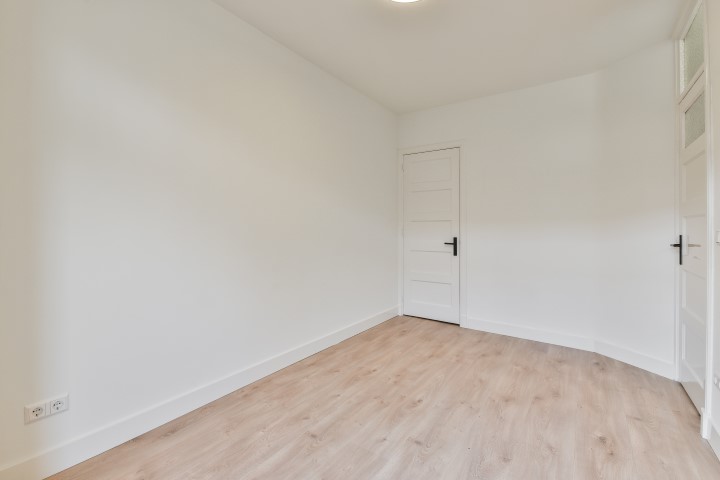 van Walbeeckstraat 46-II 1058 CT, Amsterdam, Noord-Holland Netherlands, 2 Bedrooms Bedrooms, ,1 BathroomBathrooms,Apartment,For Rent,van Walbeeckstraat 46-II,1584