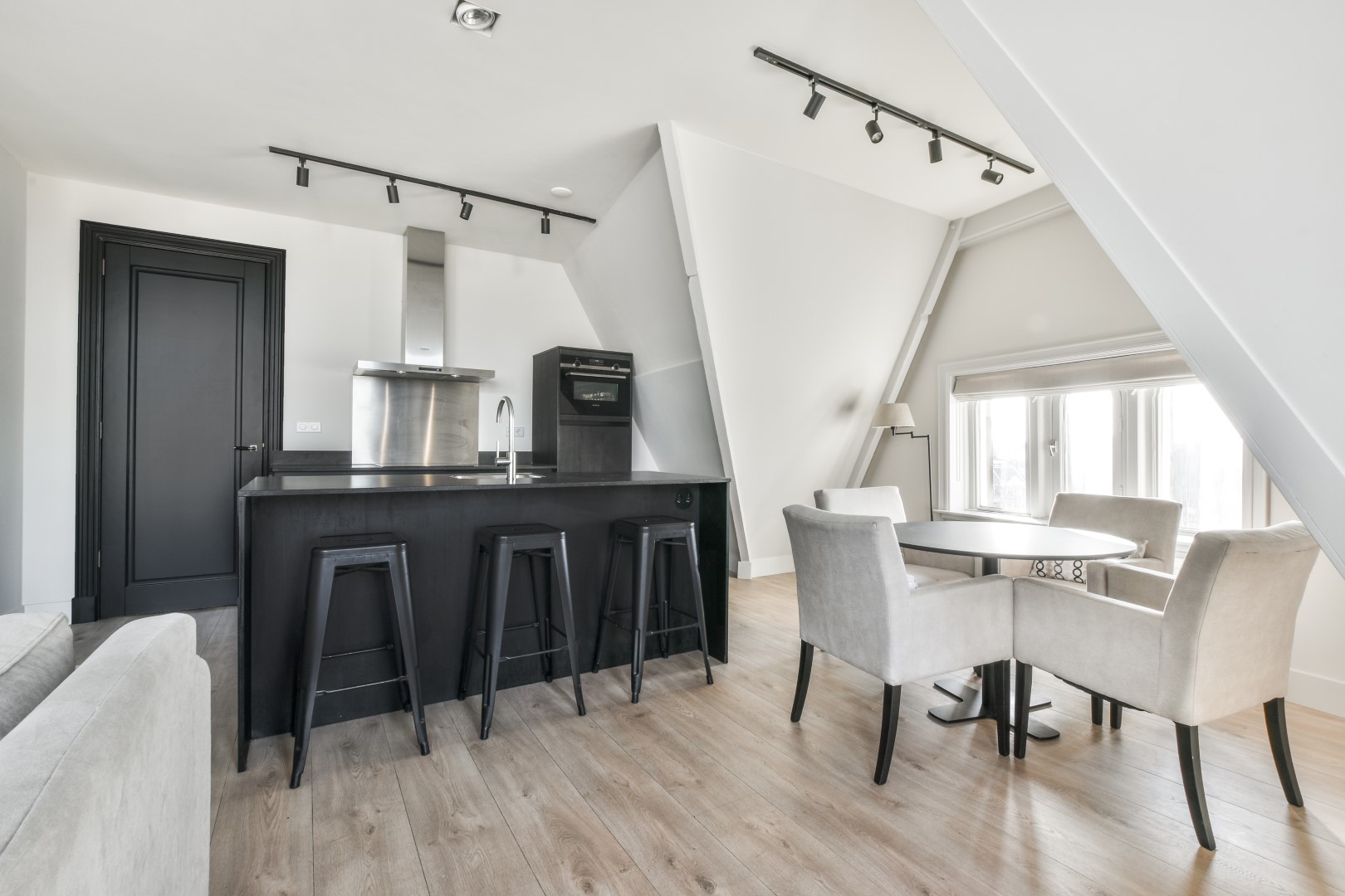 Herengracht 184-B 1016 BS, Amsterdam, Noord-Holland Nederland, 2 Bedrooms Bedrooms, ,1 BathroomBathrooms,Apartment,For Rent,Herengracht,5,1598