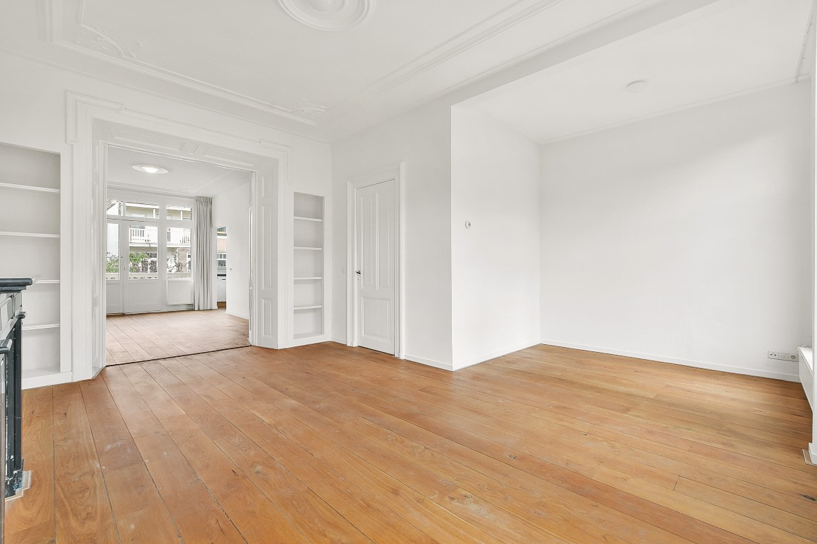Valeriusstraat 84 1071 MN, Amsterdam, Noord-Holland Netherlands, 3 Bedrooms Bedrooms, ,1 BathroomBathrooms,Apartment,For Rent,Valeriusstraat,1,1655