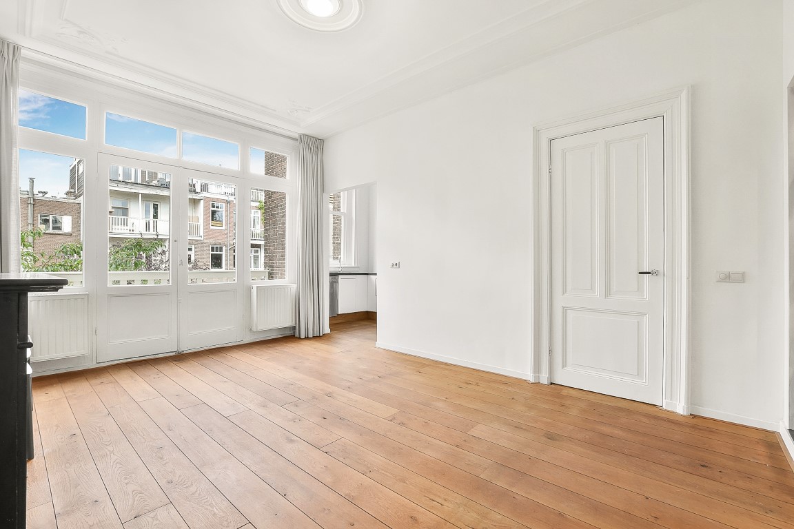 Valeriusstraat 84 1071 MN, Amsterdam, Noord-Holland Netherlands, 3 Bedrooms Bedrooms, ,1 BathroomBathrooms,Apartment,For Rent,Valeriusstraat,1,1655