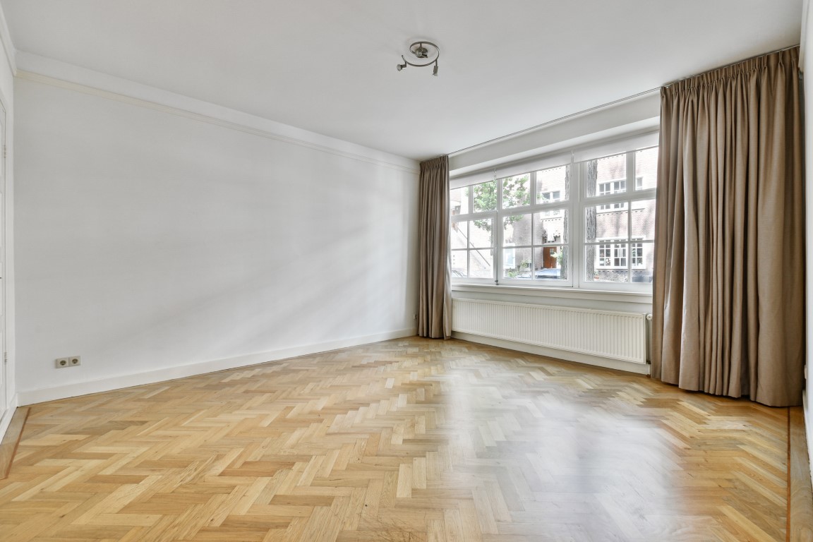 Titiaanstraat 33 1077 RG, Amsterdam, Noord-Holland Netherlands, 4 Bedrooms Bedrooms, ,2 BathroomsBathrooms,Apartment,For Rent,Titiaanstraat,1660