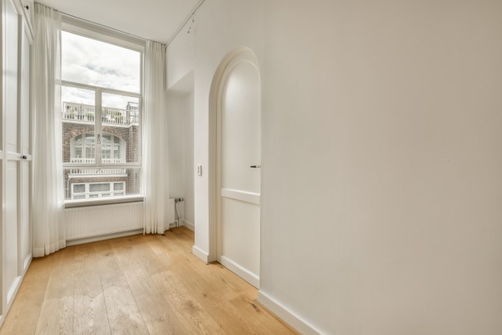 Valeriusstraat 21 1071 MC, Amsterdam, Noord-Holland Nederland, 3 Bedrooms Bedrooms, ,1 BathroomBathrooms,Apartment,For Rent,Valeriusstraat ,2,1663