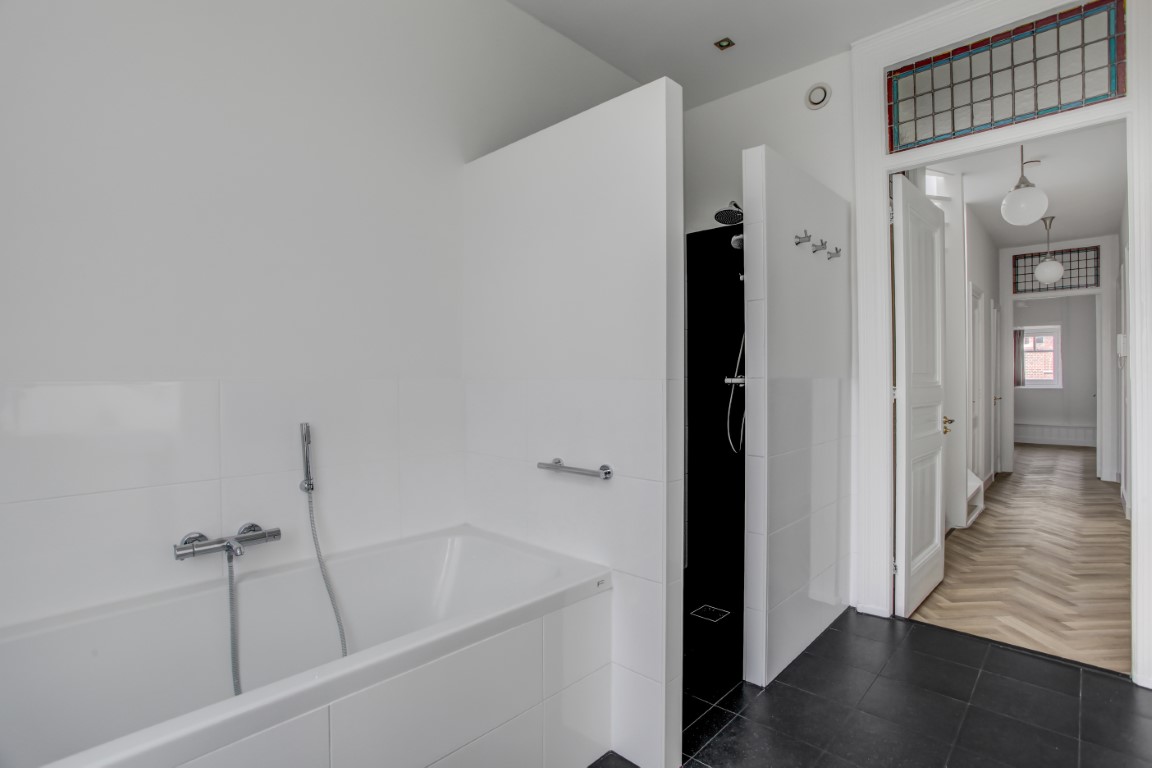 Nicolaas Maesstraat 83 II, Amsterdam, Noord-Holland Nederland, 3 Bedrooms Bedrooms, ,2 BathroomsBathrooms,Apartment,For Rent,Nicolaas Maesstraat ,2,1673