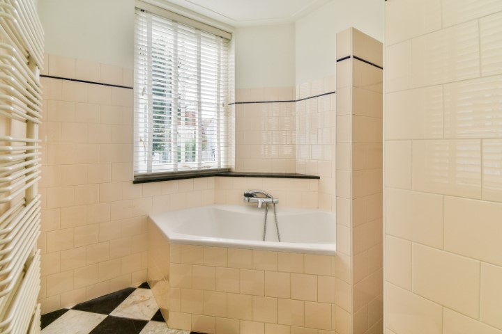 Kerkstraat 406 IV, Amsterdam, Noord-Holland Nederland, 4 Slaapkamers Slaapkamers, ,3 BadkamersBadkamers,House,Huur,Kerkstraat,1689