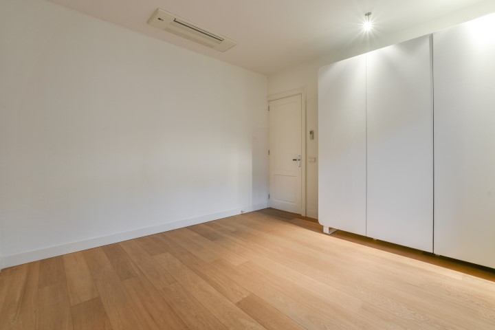 Johannes Verhulststraat 193 H 1075 HA, Amsterdam, Noord-Holland Nederland, 4 Slaapkamers Slaapkamers, ,3 BadkamersBadkamers,Appartement,Huur,Johannes Verhulststraat ,1707