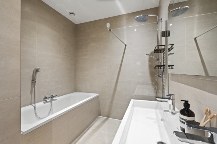 Singel 72 C 1015 AC, Amsterdam, Noord-Holland Nederland, 2 Bedrooms Bedrooms, ,1 BathroomBathrooms,Apartment,For Rent,Singel,1,1716