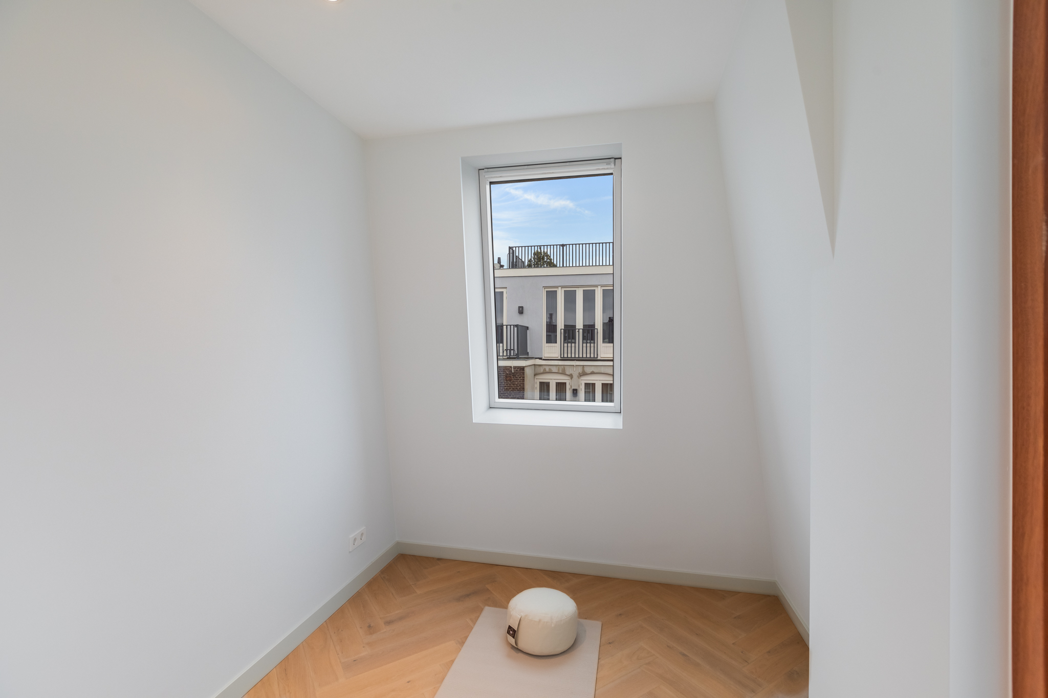 Nicolaas Maesstraat 99-3 1071 PT, Amsterdam, Noord-Holland Nederland, 3 Slaapkamers Slaapkamers, ,2 BadkamersBadkamers,Appartement,Huur,Nicolaas Maesstraat ,1724