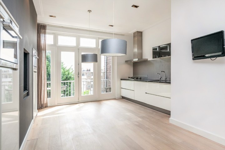 Heinzestraat 7 III 1071SK, Amsterdam, Noord-Holland Nederland, 4 Slaapkamers Slaapkamers, 0 ,2 BadkamersBadkamers,Appartement,Huur,Heinzestraat,0,1735