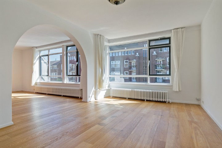 Courbetstraat 20, Amsterdasm, Noord-Holland Nederland, 4 Slaapkamers Slaapkamers, 0 ,2 BadkamersBadkamers,Appartement,Huur,Courbetstraat,2,1746