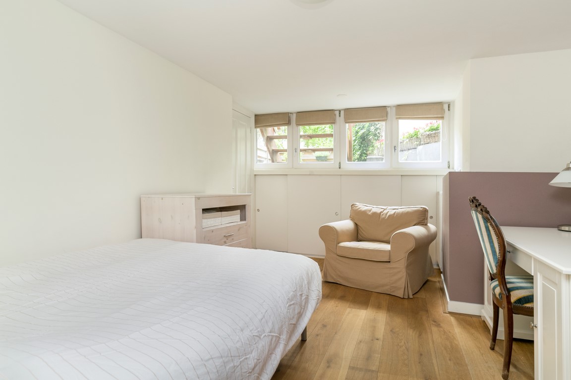 Korte van Eeghenstraat 2 A, Amsterdam, Noord-Holland Nederland, 3 Slaapkamers Slaapkamers, ,1 BadkamerBadkamers,Appartement,Huur,Korte van Eeghenstraat,1,1077